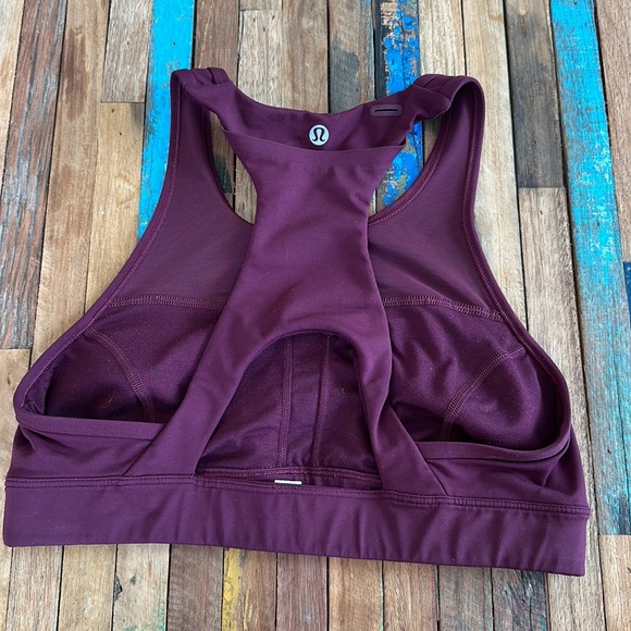 LuLuLemon sports Bra Sz 8 - Picture 2 of 4